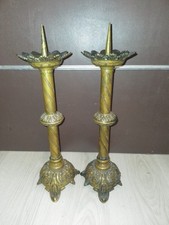 PAIRE DE PIQUE-CIERGES/STYLE GOTHIQUE/BRONZE LAITON/XXème/H.40-46cm/2,6KG/EGLISE