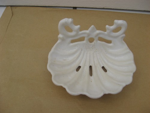 Ancien porte savon blanc - savon, en