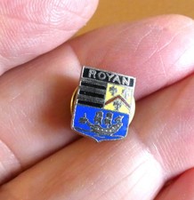 Ancien broche blason drapeau