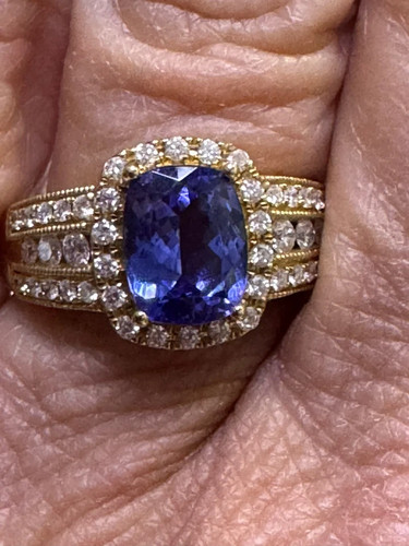 Cushion cut tanzanite - cushion,