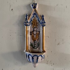 Bénitier en faïence de