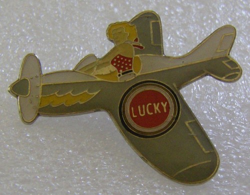 Pin lucky strike cigarettes - pin's,