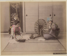Japon, Cotton spinning  Tirage albuminé aquarellé  21x27  Circa 1880    