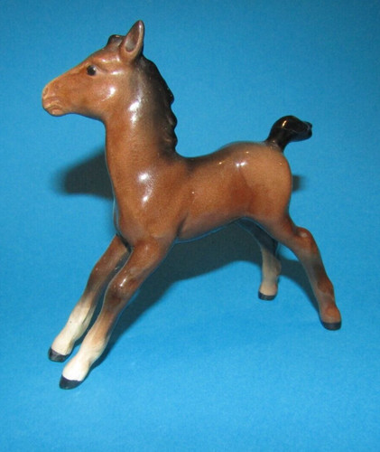 Cheval poulain porcelaine - en,