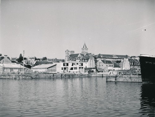 Caen 1950 le - -,