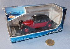 Solido 1/43 : Citroën Traction 11B Taxi de 1938