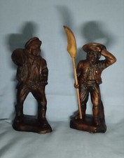 Paire de STATUETTES en RÉSINE FAÇON BOIS de CHOUAN et MARIN-PÊCHEUR