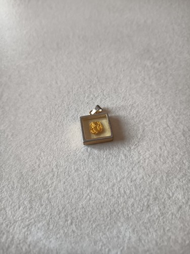 Pendentif pépite sous - pépite,