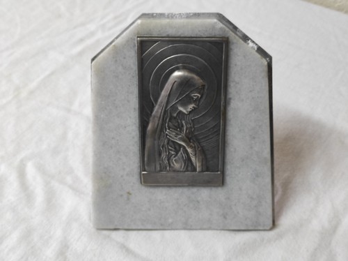 Ancienne plaque funéraire - , en