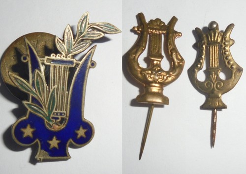 Old lot badge buttonhole - old,