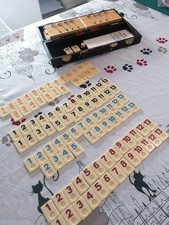 vintage JEU RUMMY rummicube SUPPORT en BOIS de Qualité Chiffres Incomplèt 