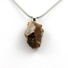 Collier Grenat Catalan Grossulaire-Andradite brut. 30.50 ct. Pyrénées-Orientale