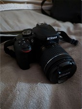 Nikon D3400 Reflex 24.2MP + Objectif 18-55mm VR + Sacoche + Carte SD – Excellent