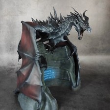ELDER SCROLLS Skyrim statue