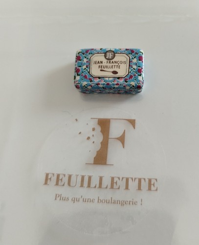 Fève publicitaire jean - fève,