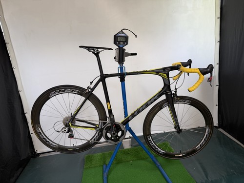 Ultra light look - light, carbon