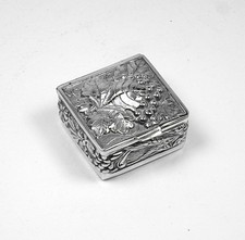 Boîte à pilules argent