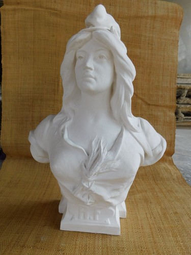 Buste platre marianne - en,