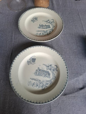 2 ANCIENS GRAND PLATS TERRE DE FER CHATEAU CM Creil  et Montereau