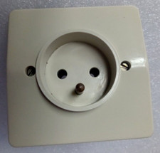 Legrand Neptune Prise  2P + T à Griffes Beige TBE