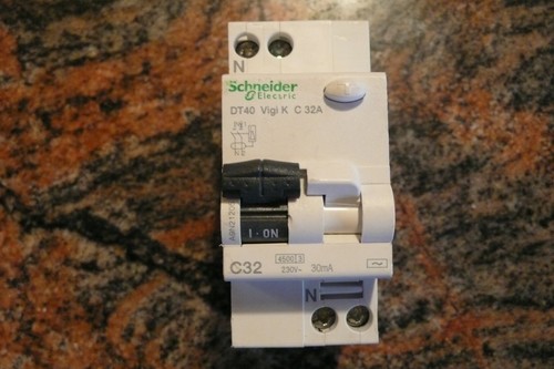 Disjoncteur differentiel 32a - disjoncteur,