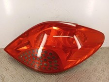 Feu arriere principal droit