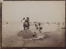 Jeux avec le sable La Plage