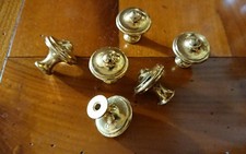  6 beaux boutons, poignée de