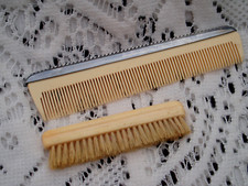 Ancien peigne et brosse à moustache poils naturels