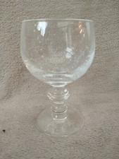 12 verres bullés à pied