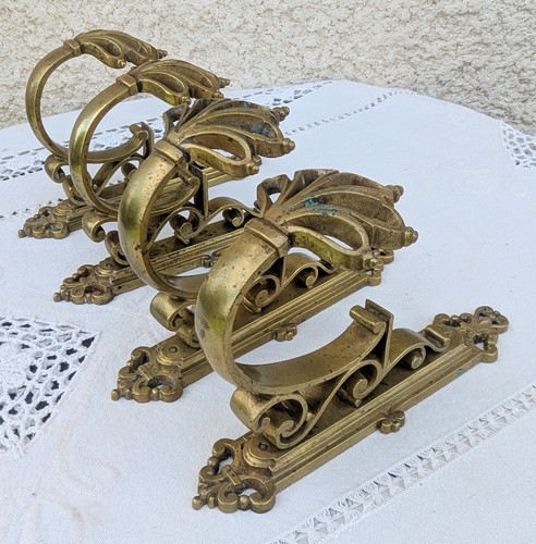 Lot embrasses de - lot,