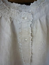 ANCIENNE CHEMISE DE NUIT BRODE