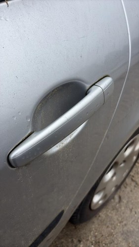 Poignee porte arriere gauche