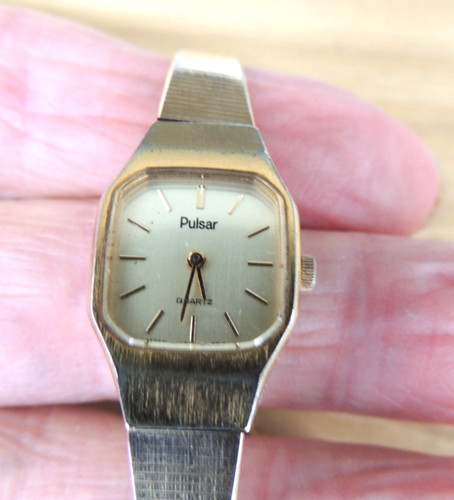 Montre pulsar quartz - ,