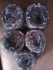 Lot de 5 Pelotes Fantaisies aspect poilu Tons Noirs et Mauves (460g)