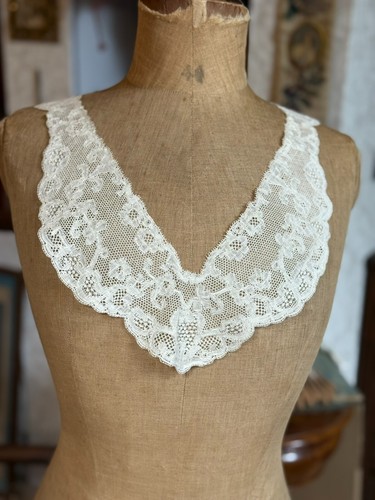 Dentelle ancienne beau col - beau,
