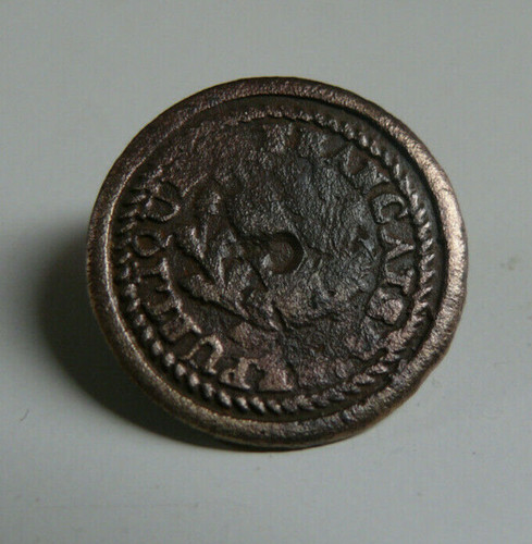 Superbe bouton plat