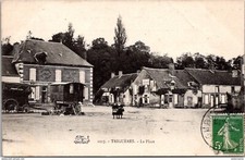 S17803 cpa 45 Triguères - La Place " Roulotte "