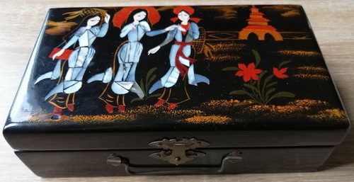 Vintage boîte à bijoux - à,