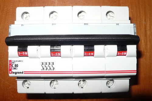 Disjoncteur tetrapolaire 80a - tetrapolaire,