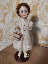 Poupée ancienne porcelaine