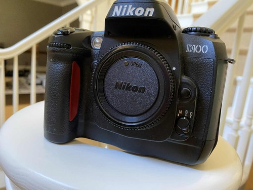 Mint nikon d100 semi pro - mint, semi-pro