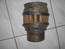 ancien moyeu de roue en bois (sorti de la grange)