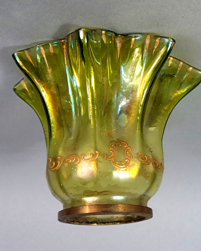 Ancienne petite tulipe - , verre
