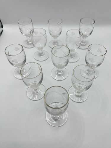 Anciens petits verres à - 11,