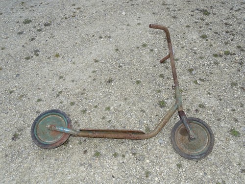 Amusante ancienne trotinette - -amusante,