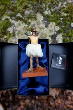 PA07DE  FIGURINE STATUETTE