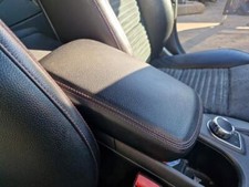 Accoudoir Mercedes-Benz Classe A W176 P22355313