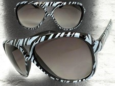 Très Grand Exagéré Vintage