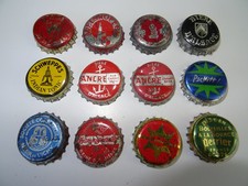 Lot de 12 anciennes capsules de bière - eau - soda - sortie de bistrot